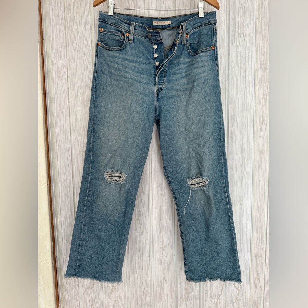 Levi's Women's Light Blue Straight Leg Jeans